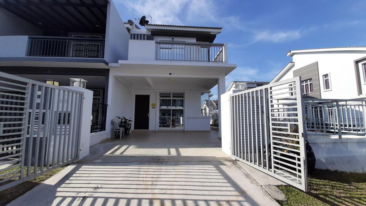Homestay Greenway Pasir Gudang Eksteriør billede