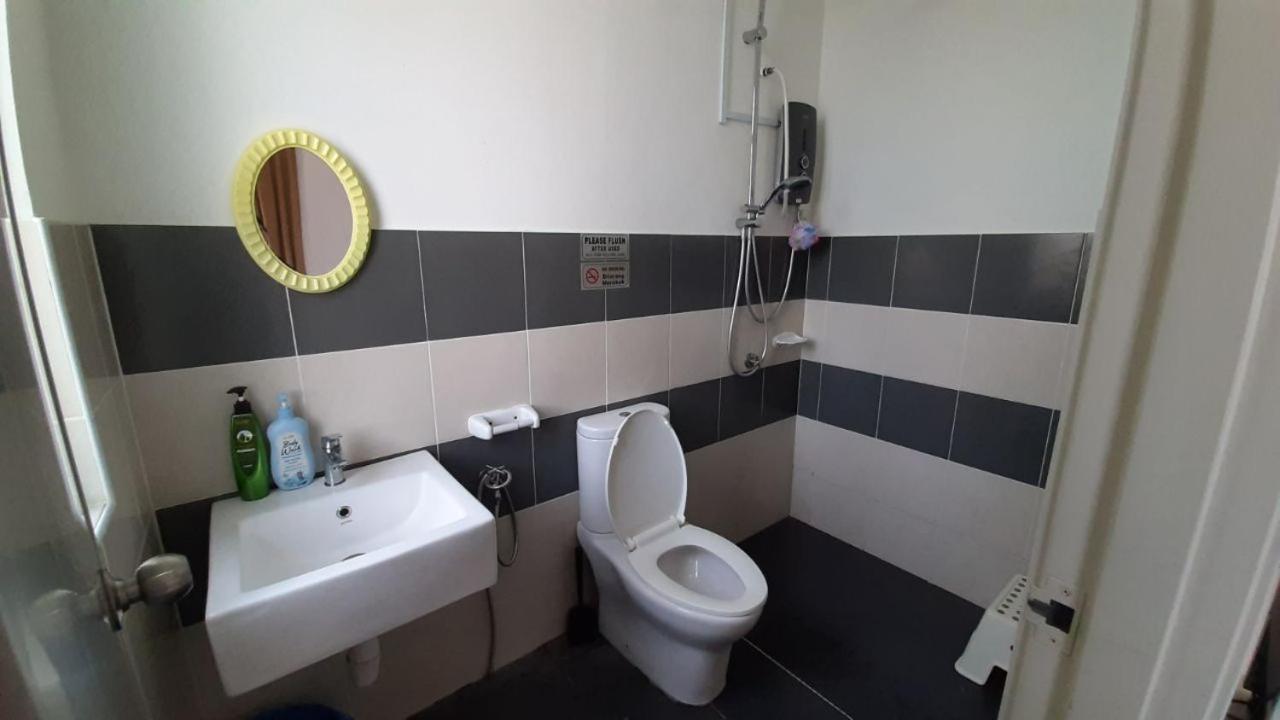Homestay Greenway Pasir Gudang Eksteriør billede